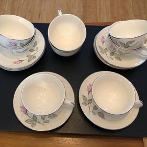 Vintage Tea Cups and saucers - Set of 8